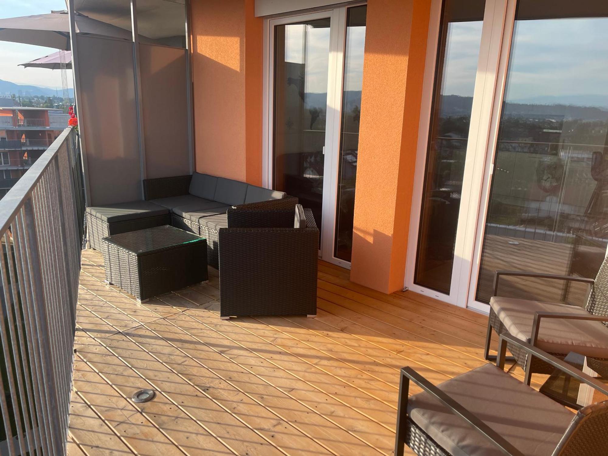 100 Qm Penthouse, Self-Check-In, 2 Parkplaetze Leilighet Graz Eksteriør bilde
