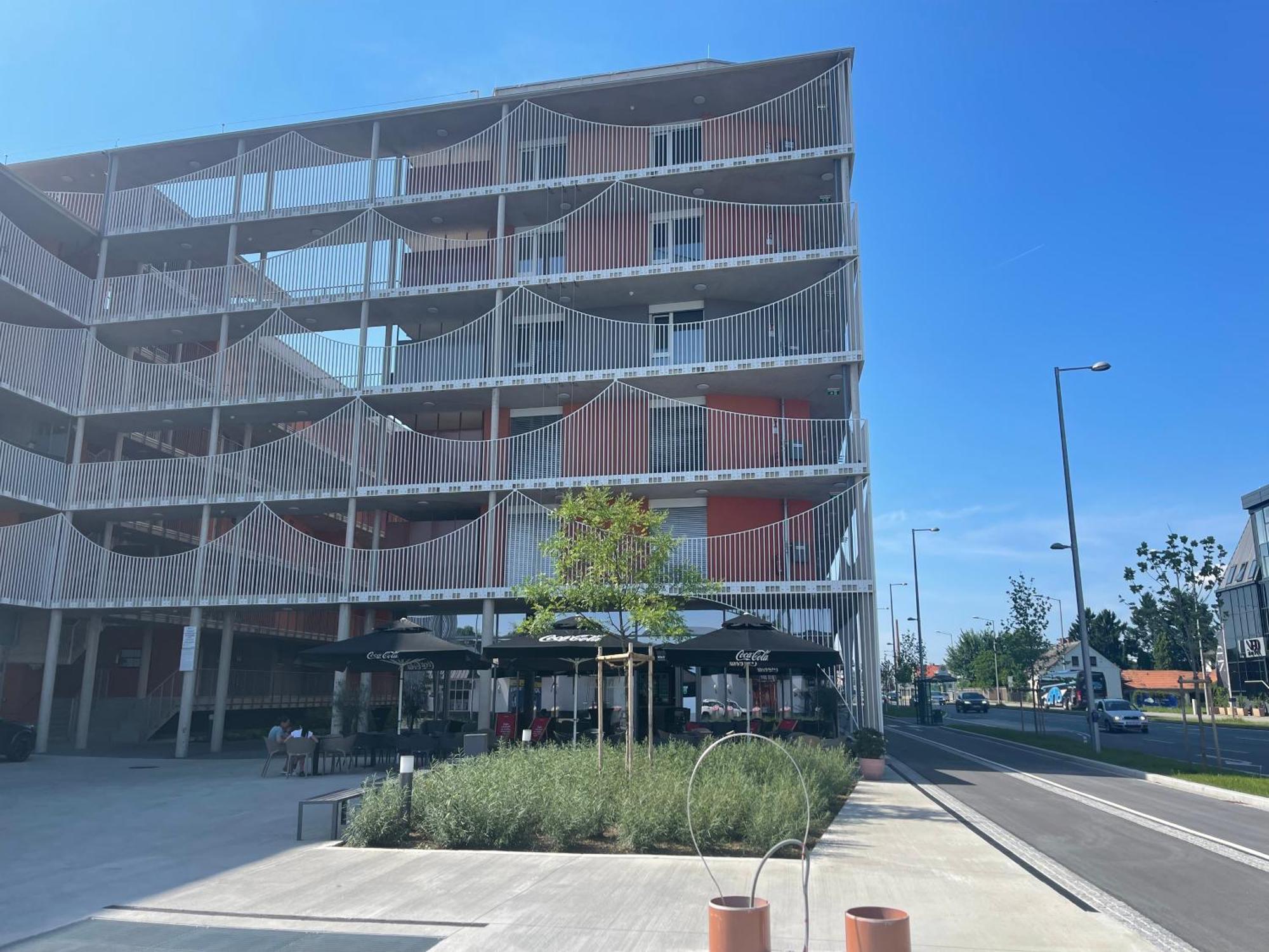 100 Qm Penthouse, Self-Check-In, 2 Parkplaetze Leilighet Graz Eksteriør bilde