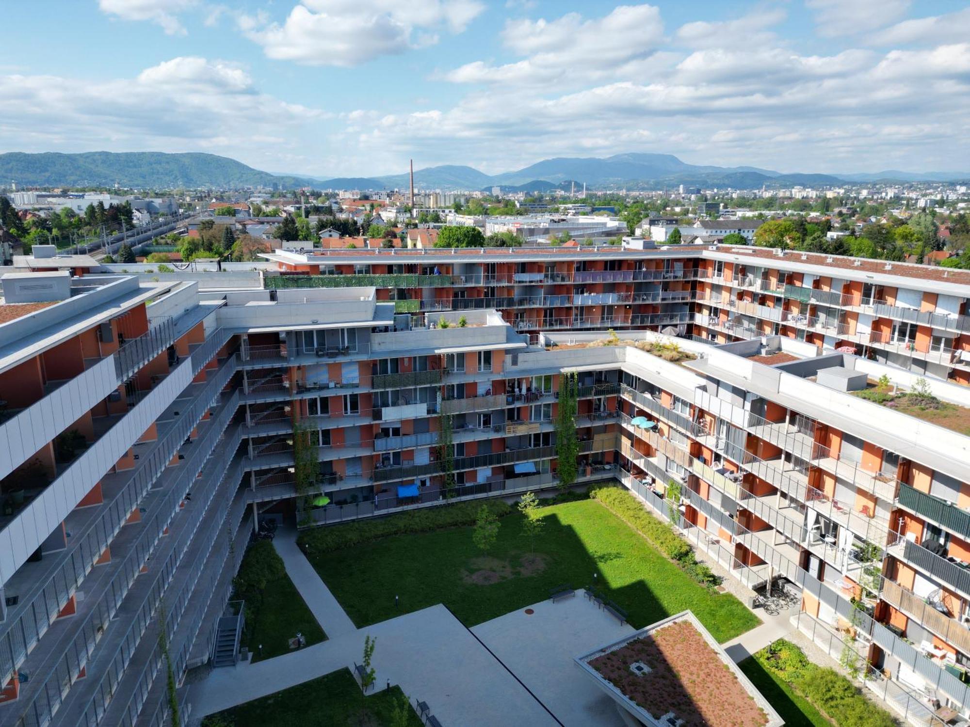 100 Qm Penthouse, Self-Check-In, 2 Parkplaetze Leilighet Graz Eksteriør bilde